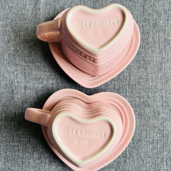 Le Creuset Heart Shaped Mugs with saucer Set of 2 - Picture 8 of 10